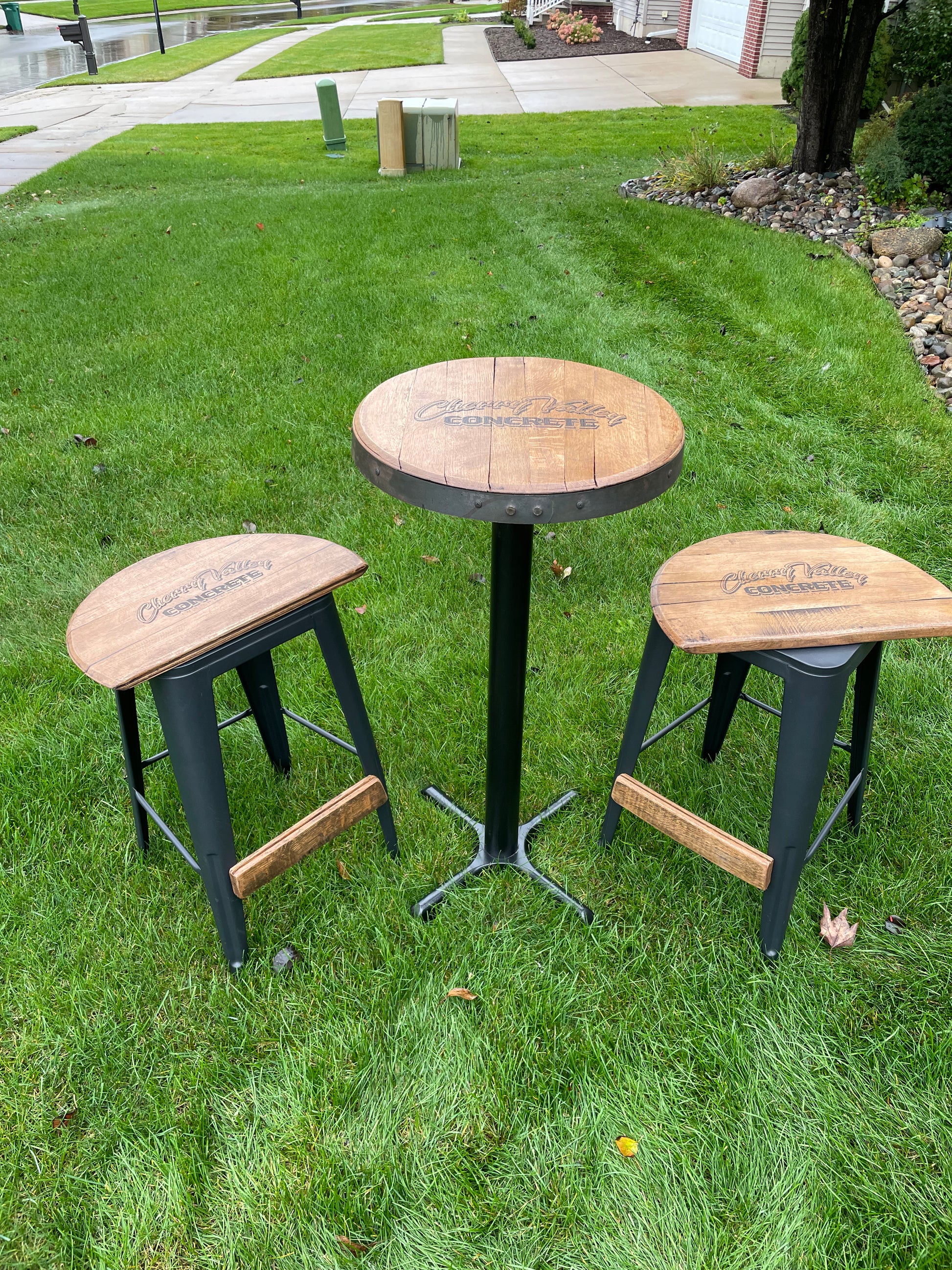 Pub Table with Swivel Stools